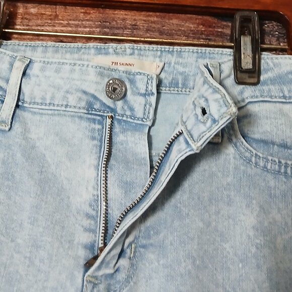 Levis Jeans 711 Skinny Size 33 Acid Wash Light Blue Denim Stretch Mid Rise - Picture 6 of 10